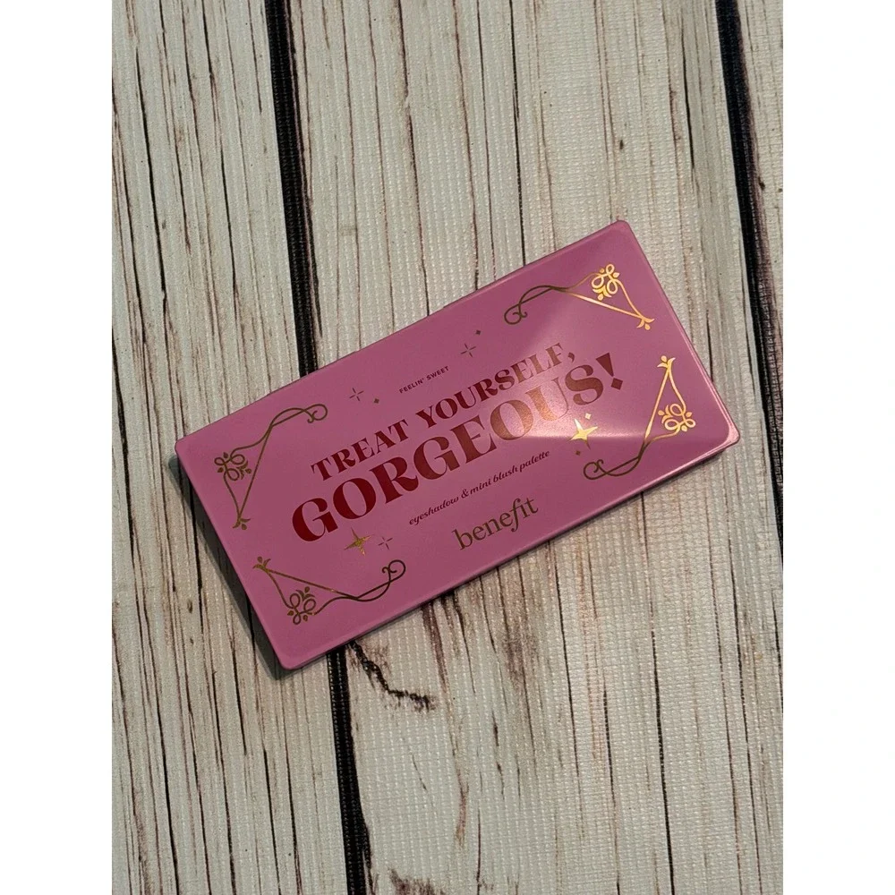 Benefit Cosmetics Treat Yourself Gorgeous Eyeshadow and Mini Blush Palette NEW
